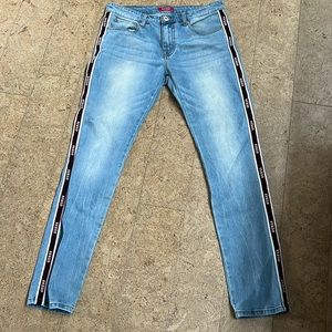 Guess denim Y2K jeans mid rise tapered leg 32 logo stripe